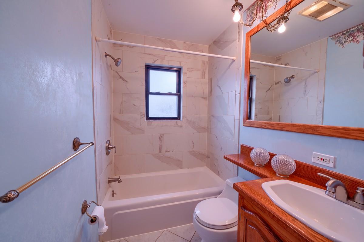 6225 Faircrest Road Columbus, OH 43229 - Photo 12 of 37 Gallery Image 12