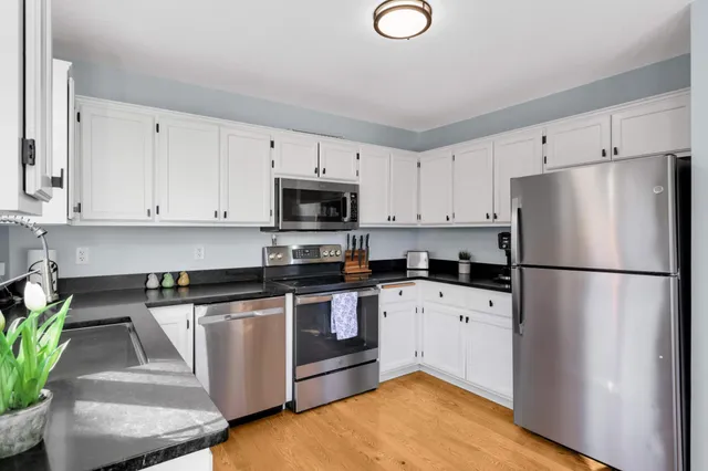 $364,900 | 523 Lovell Avenue West, Roseville, MN 55113