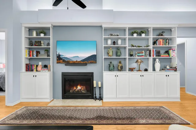 $364,900 | 523 Lovell Avenue West, Roseville, MN 55113