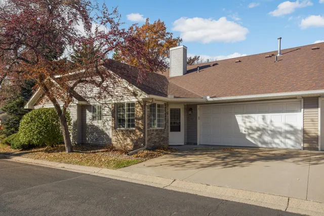 $364,900 | 523 Lovell Avenue West, Roseville, MN 55113