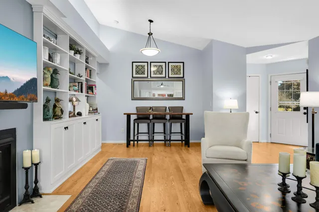 $364,900 | 523 Lovell Avenue West, Roseville, MN 55113