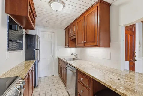 $799,000 | 258 Marlborough Street, Unit 2R, Boston, MA 02116