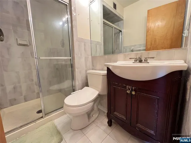 $499,900 | 364 Palisade Avenue, Unit 5B, Cliffside Park, NJ 07010