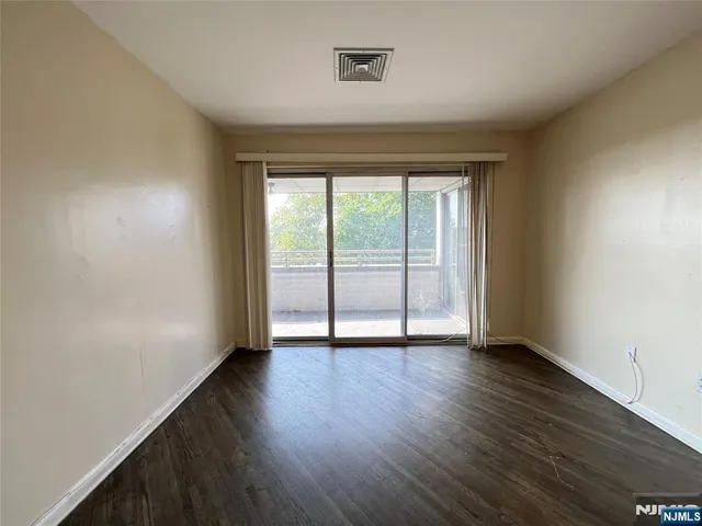 $499,900 | 364 Palisade Avenue, Unit 5B, Cliffside Park, NJ 07010