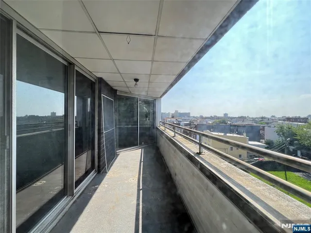 $499,900 | 364 Palisade Avenue, Unit 5B, Cliffside Park, NJ 07010