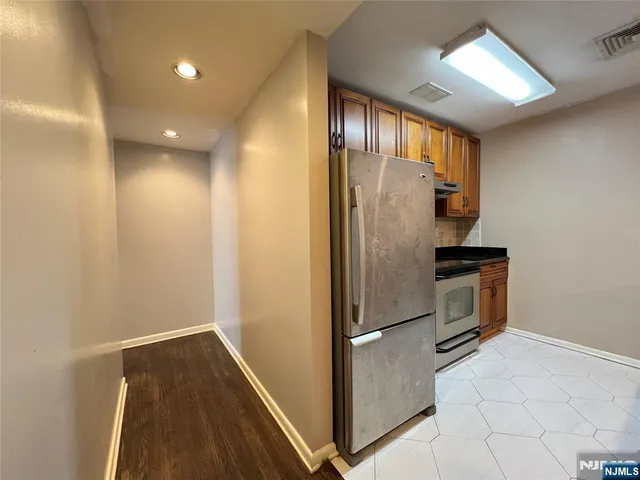 $499,900 | 364 Palisade Avenue, Unit 5B, Cliffside Park, NJ 07010