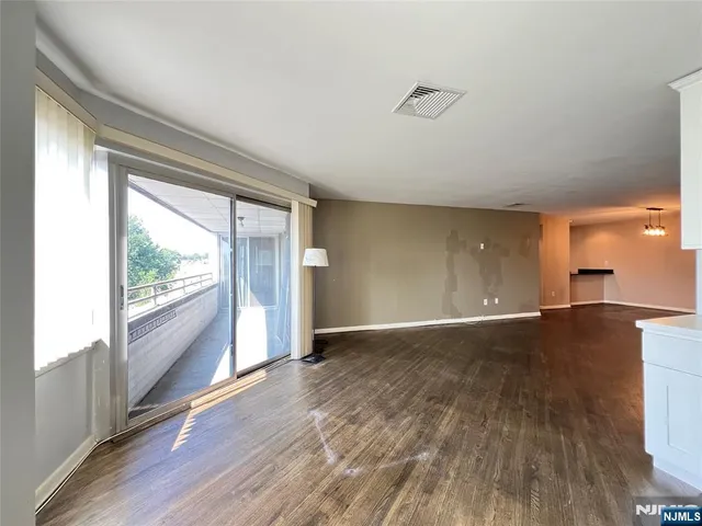 $499,900 | 364 Palisade Avenue, Unit 5B, Cliffside Park, NJ 07010