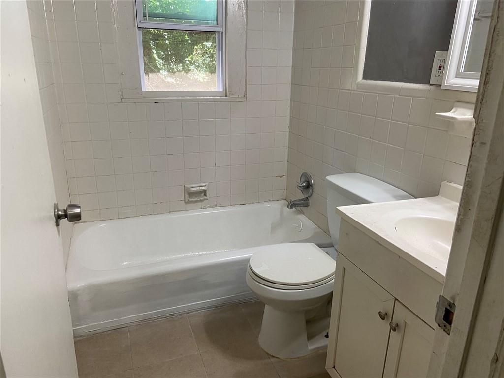 3066 Waters Road Southwest Atlanta, GA 30354 - Photo 6 of 10