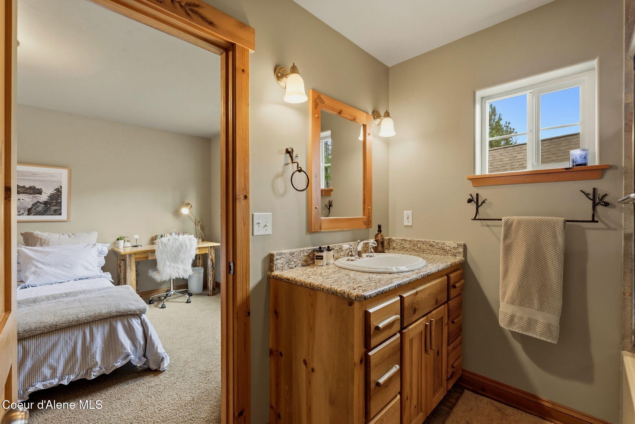 235 Kiebert Loop Hope, ID 83836 - Photo 43 of 97 Bathroom