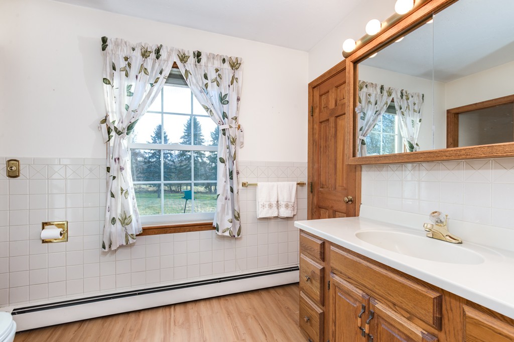 60 Kelly Road Northbridge, MA 01534 - Photo 17 of 30