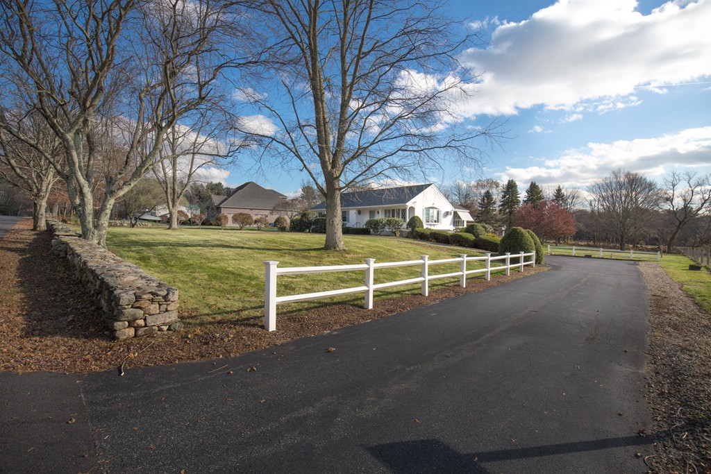 60 Kelly Road Northbridge, MA 01534 - Photo 2 of 30