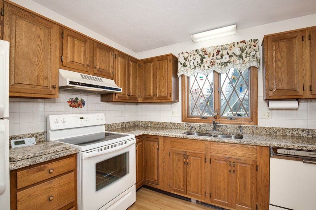 60 Kelly Road Northbridge, MA 01534 - Photo 6 of 30