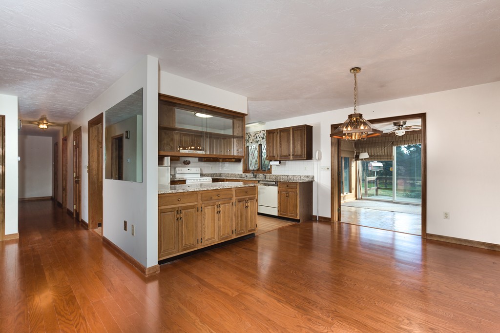 60 Kelly Road Northbridge, MA 01534 - Photo 8 of 30