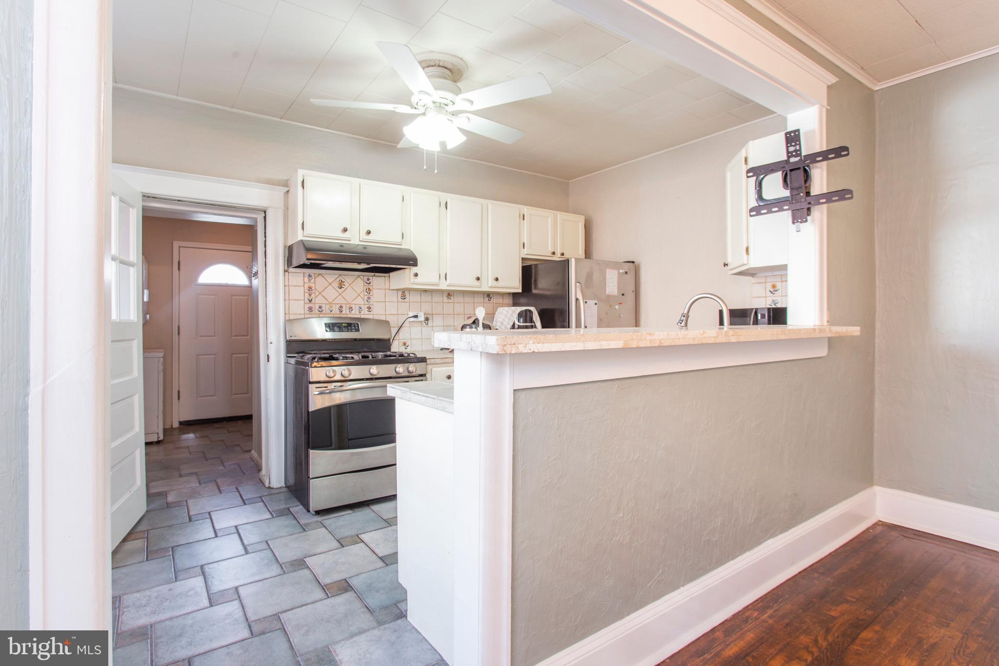 2219 Manor Road Upper Darby, PA 19082 - Photo 11 of 37 Kitchen