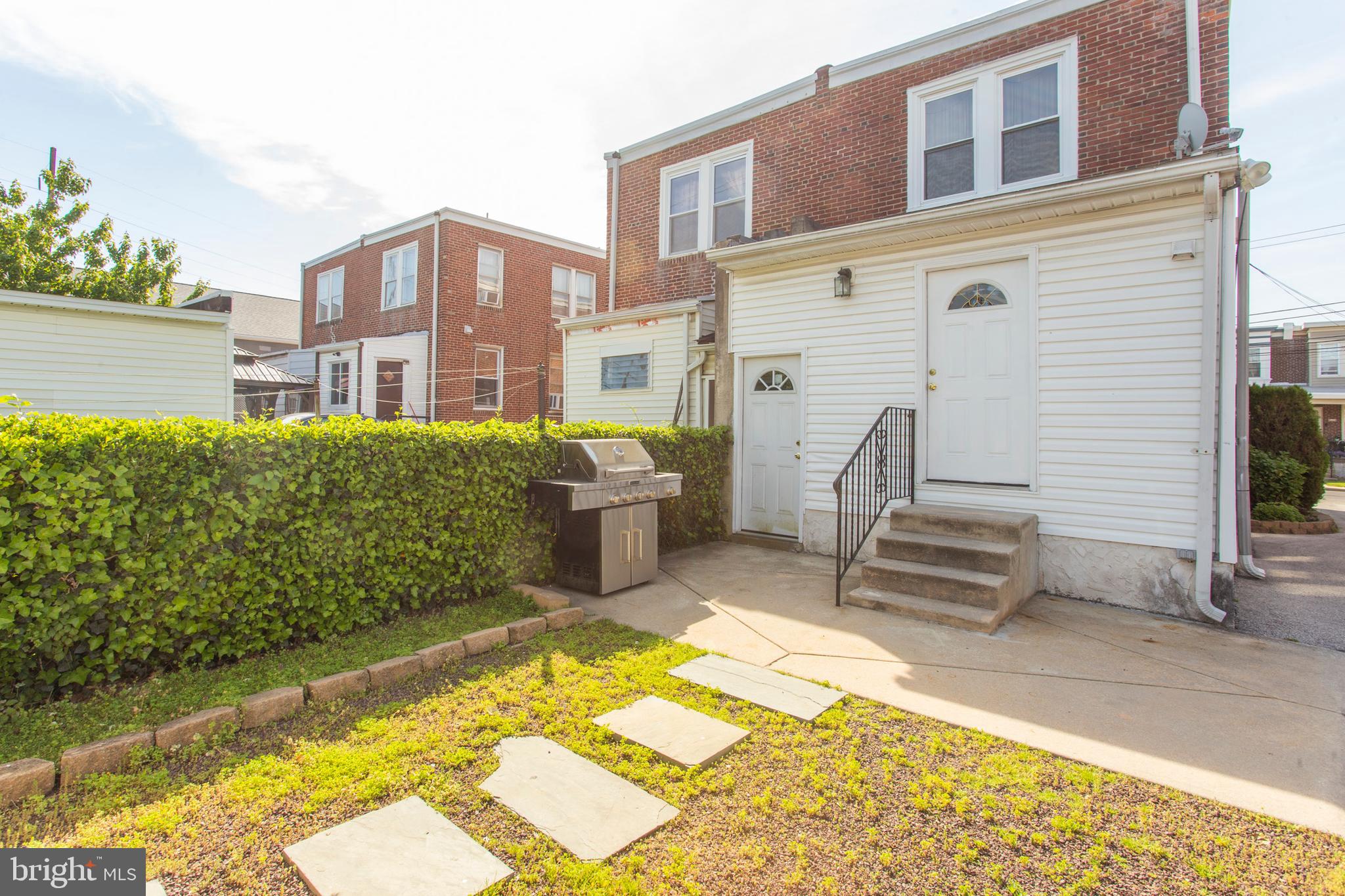 2219 Manor Road Upper Darby, PA 19082 - Photo 35 of 37 Exterior Back