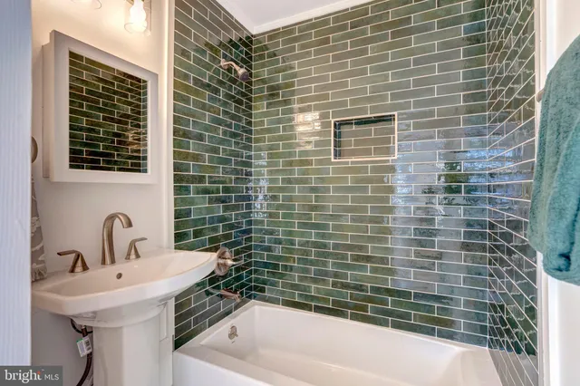 a view of entryway and hall