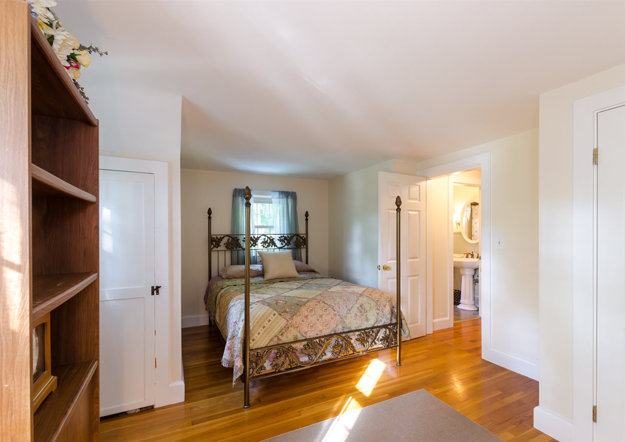 233 Old Gage Hill Road Pelham, NH 03076 - Photo 18 of 32 Gallery Image 18