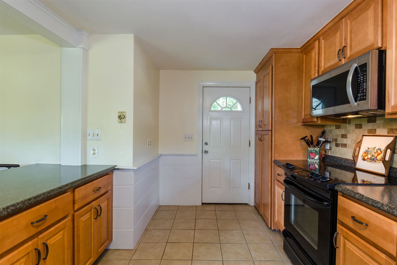 233 Old Gage Hill Road Pelham, NH 03076 - Photo 7 of 32 Gallery Image 7