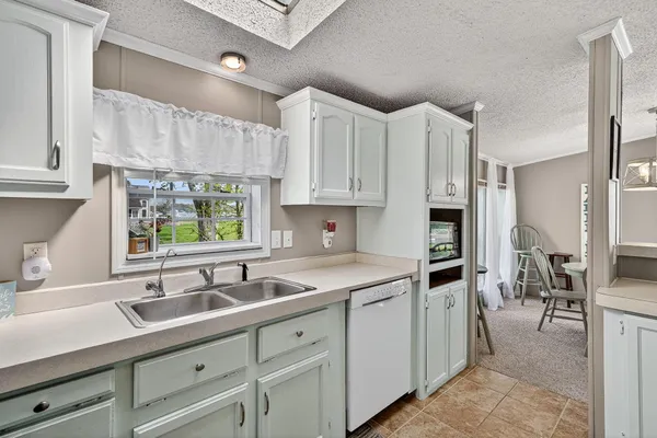 $689,400 | 16853 Lakeview Drive, Vandalia, MI 49095