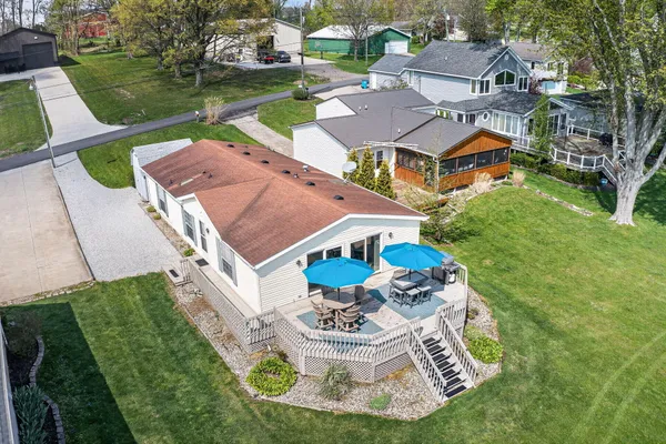 $689,400 | 16853 Lakeview Drive, Vandalia, MI 49095