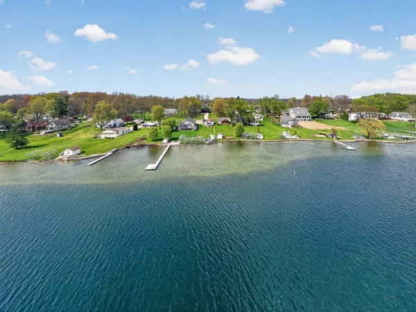 $689,400 | 16853 Lakeview Drive, Vandalia, MI 49095