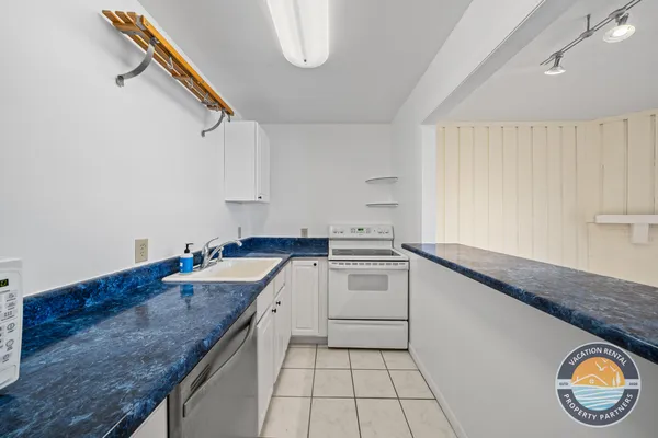 $1,375 | 54 Lausanne Court, Unit 5, Geneva, WI 53147