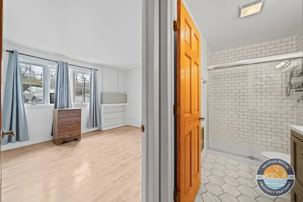 $1,375 | 54 Lausanne Court, Unit 5, Geneva, WI 53147