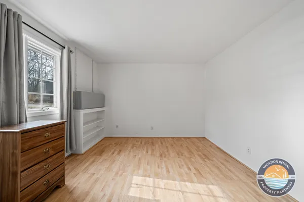 $1,375 | 54 Lausanne Court, Unit 5, Geneva, WI 53147