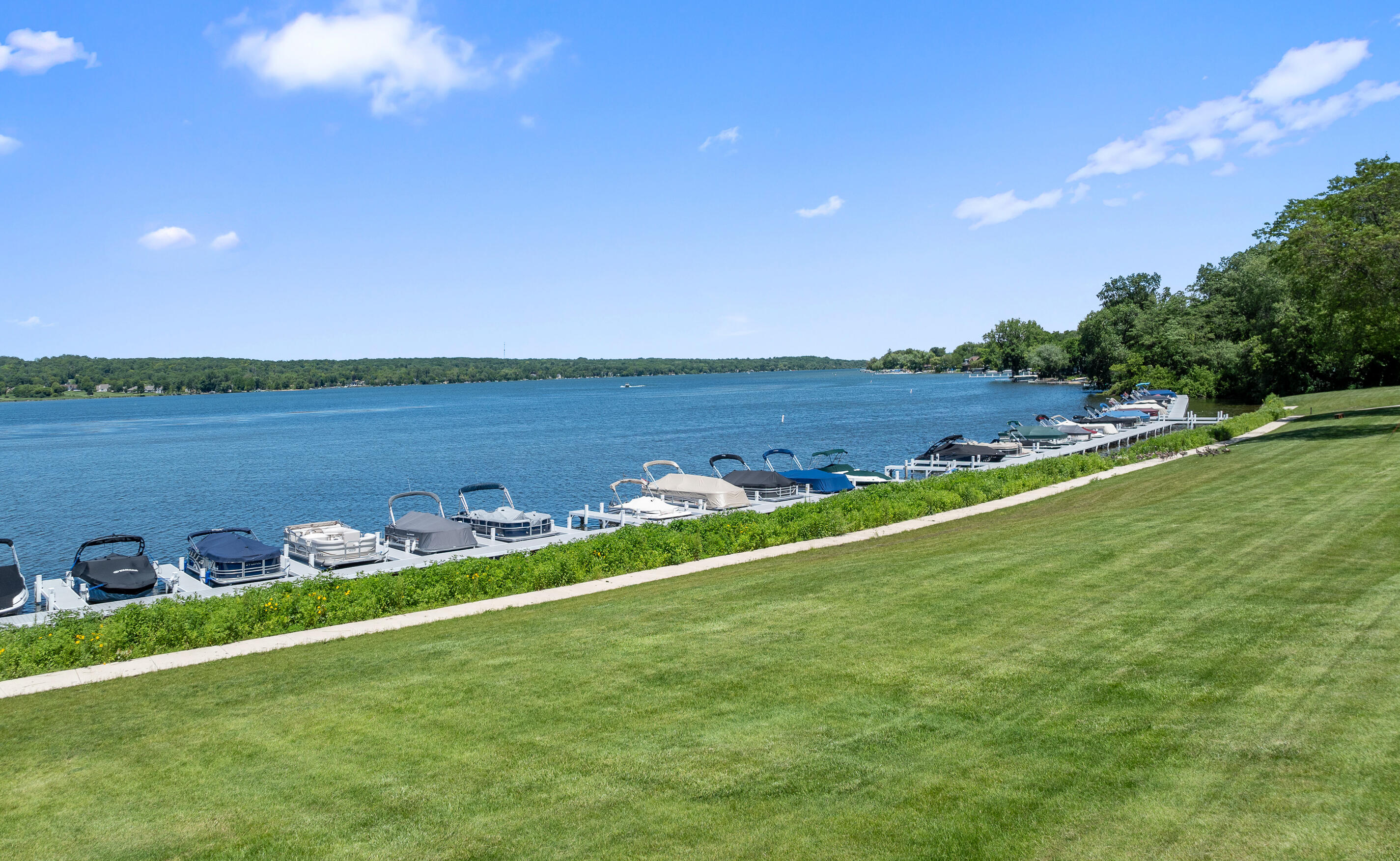 54 Lausanne Court, Unit 5 Geneva, WI 53147 - Photo 24 of 31 Interlaken Association-19