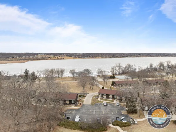 $1,375 | 54 Lausanne Court, Unit 5, Geneva, WI 53147