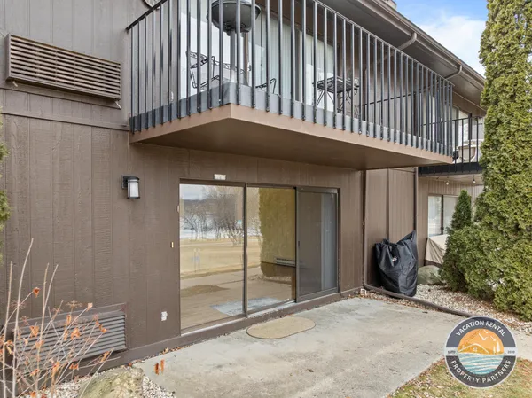 $1,375 | 54 Lausanne Court, Unit 5, Geneva, WI 53147