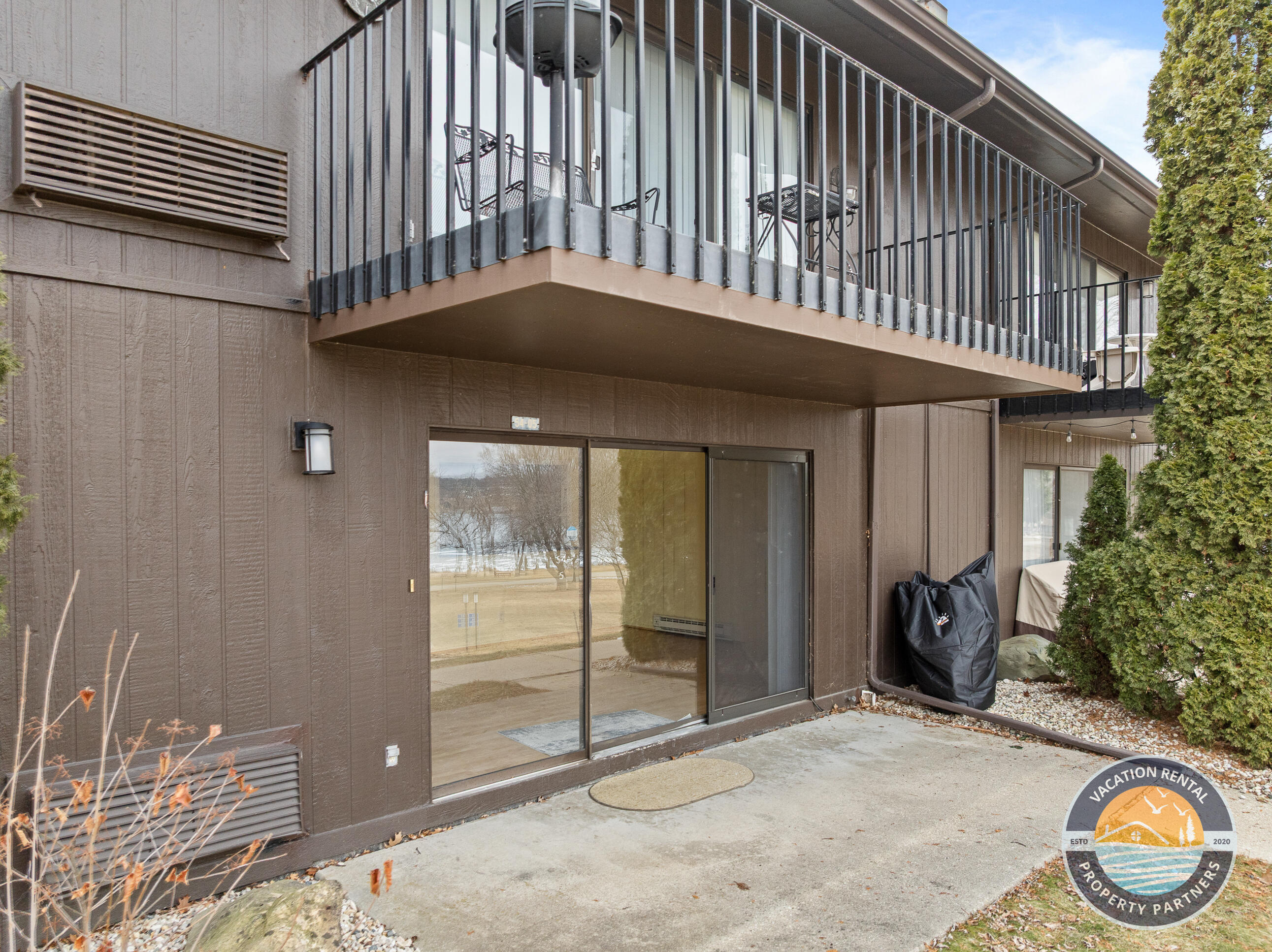 54 Lausanne Court, Unit 5 Geneva, WI 53147 - Photo 29 of 31 Exterior of building