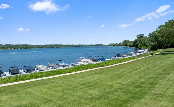 $1,400 | 54 Lausanne Court, Unit 5, Geneva, WI 53147