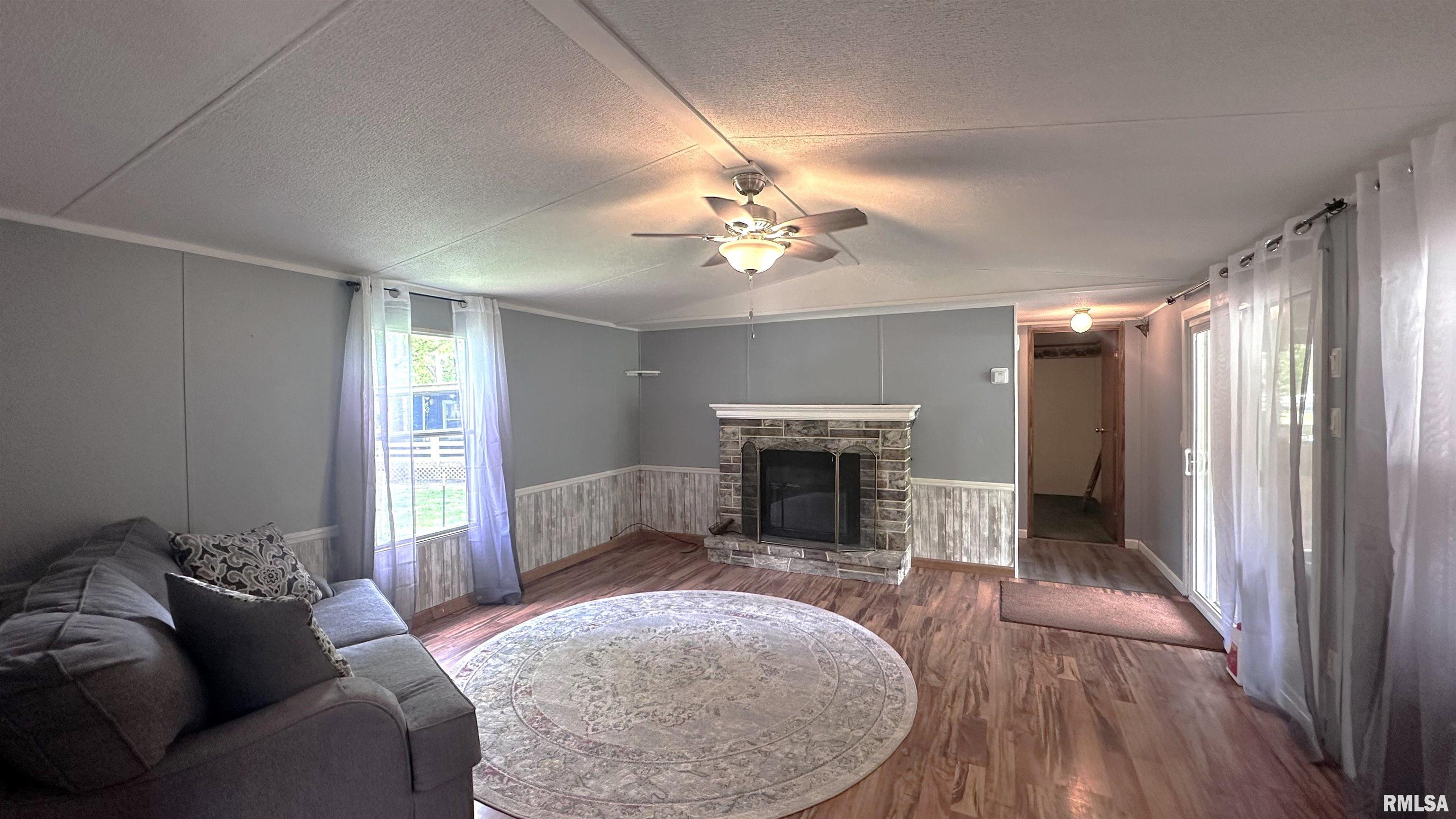 1032 Mohawk Trail Centralia, IL 62801 - Photo 4 of 25