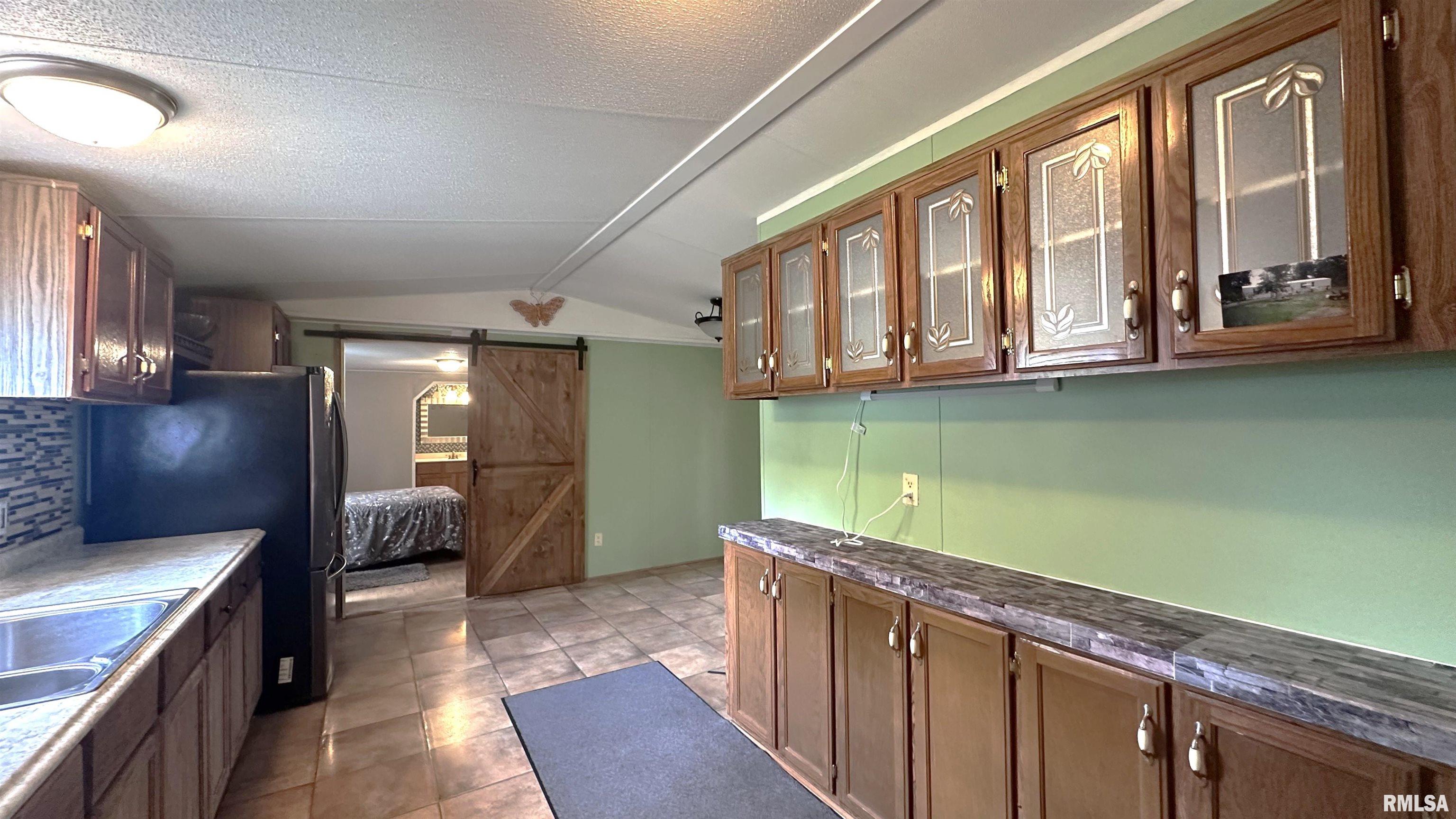 1032 Mohawk Trail Centralia, IL 62801 - Photo 7 of 25