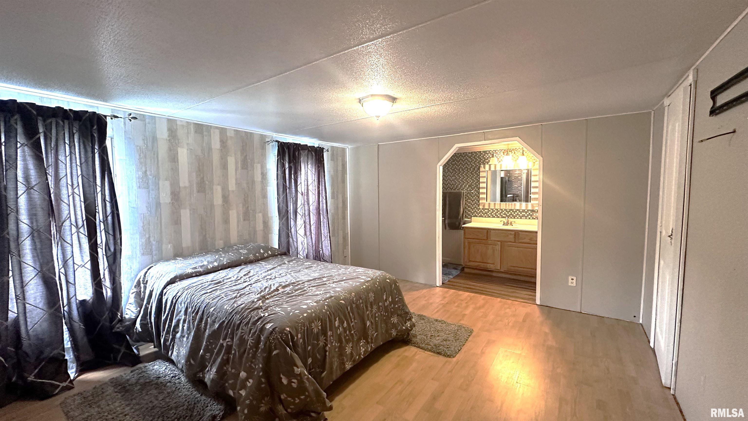 1032 Mohawk Trail Centralia, IL 62801 - Photo 10 of 25