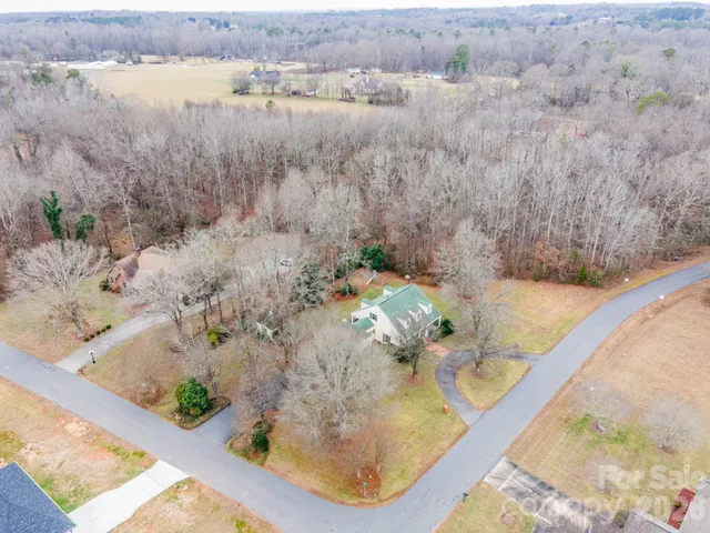 $400,000 | 1223 Creek Side Drive, Conover, NC 28613