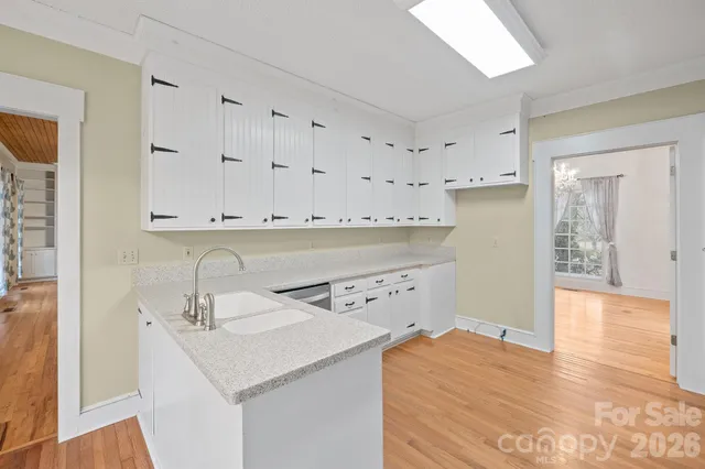 $400,000 | 1223 Creek Side Drive, Conover, NC 28613