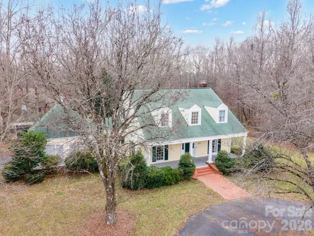 $400,000 | 1223 Creek Side Drive, Conover, NC 28613