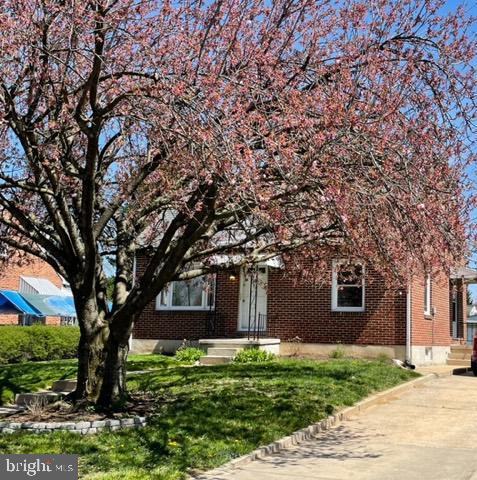 317 Pinehurst Road York, PA 17402 - Photo 1 of 40 Gallery Image 1