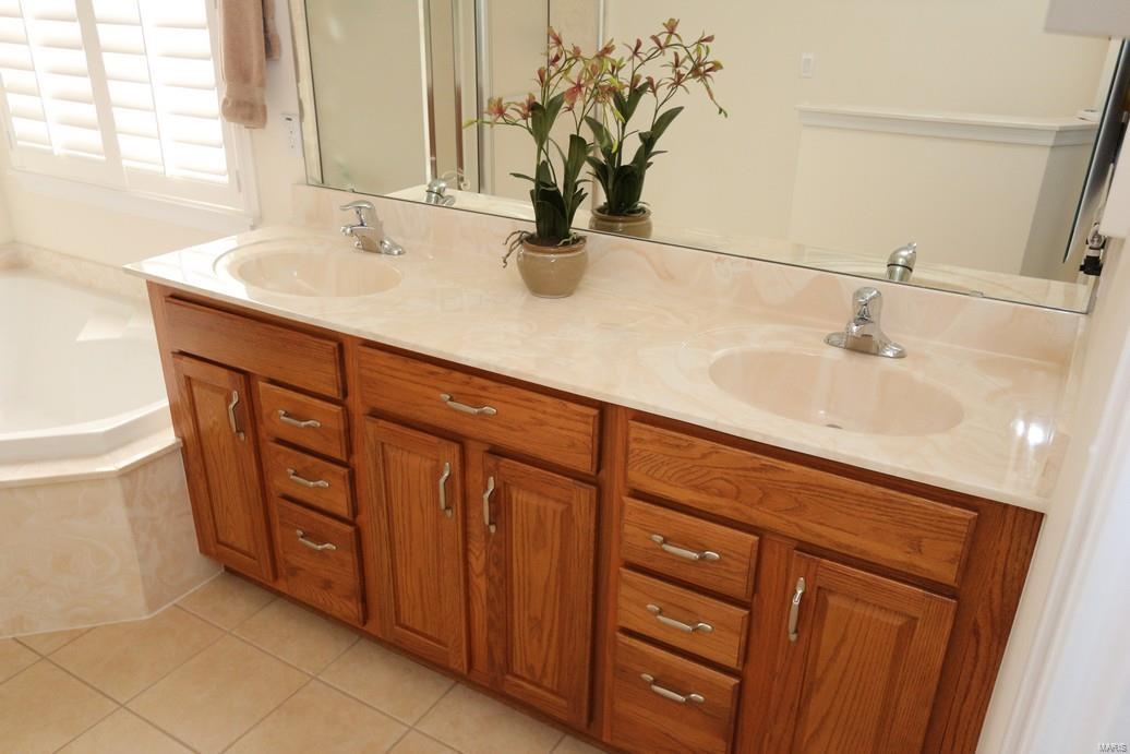 10170 Tanbridge Road St. Louis, MO 63128 - Photo 26 of 51 Gallery Image 26