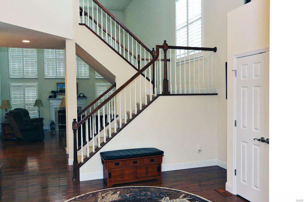 10170 Tanbridge Road St. Louis, MO 63128 - Photo 4 of 51 Gallery Image 4