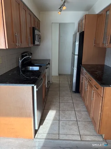 $1,925 | 12 Tuttle Street, Unit 1C, Stamford, CT 06902