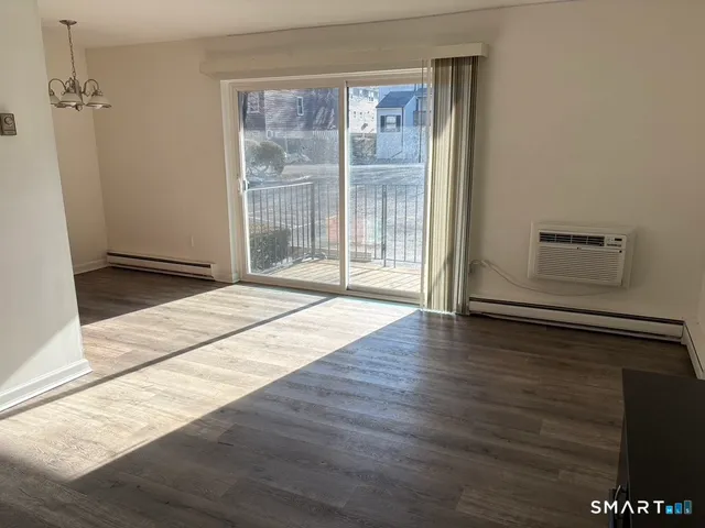 $1,925 | 12 Tuttle Street, Unit 1C, Stamford, CT 06902