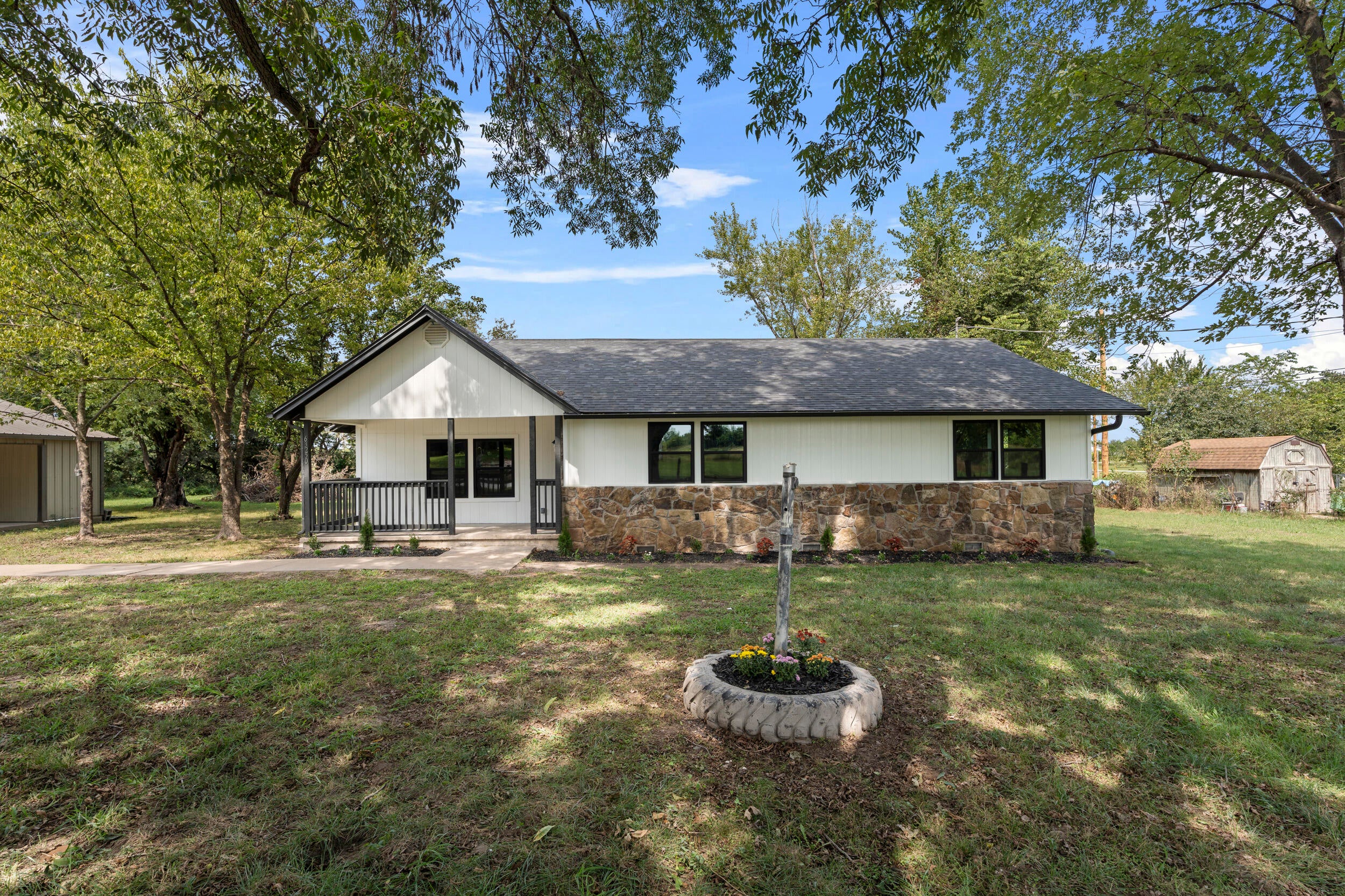 63250 East 280 Road Grove, OK 74344 - Photo 25 of 42 Front