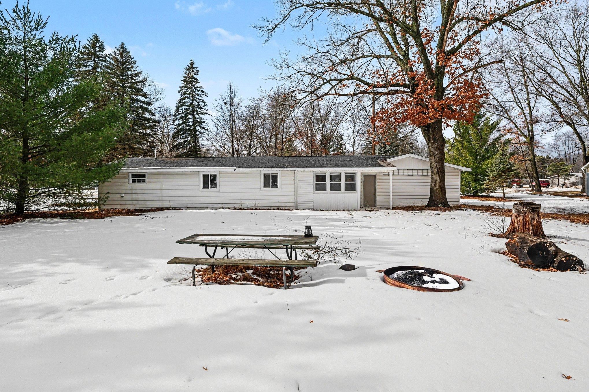 1654 Opland Road Gladwin, MI 48624 - Photo 2 of 15