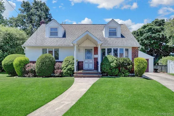$759,000 | 955 Cedar Court, Franklin Square, NY 11010