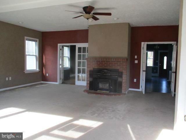 22 Post Road Aberdeen, MD 21001 - Photo 4 of 27 Living Room