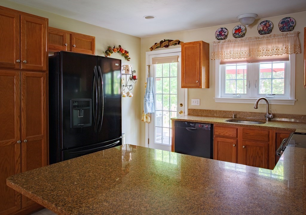 8 B Rock Marsh Road, Unit B Wareham, MA 02571 - Photo 15 of 32 Gallery Image 15