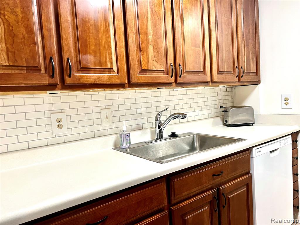 1199 South Sheldon Road, Unit 32 Plymouth, MI 48170 - Photo 11 of 41 Gallery Image 11